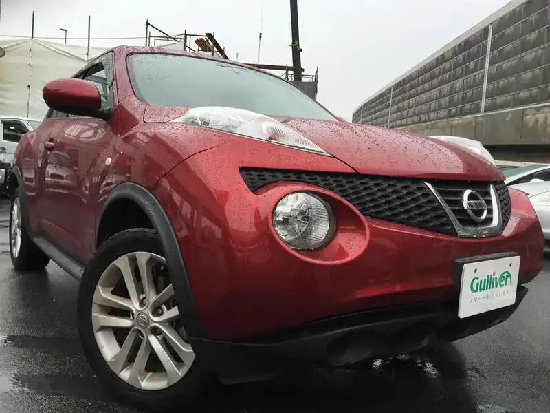 カタログ画像：ジューク（JUKE） １５ＲＸ 2010年6月 DBA-YF15 1500cc ラディアントレッド（ＰＭ） 燃費17.2km / l 外装