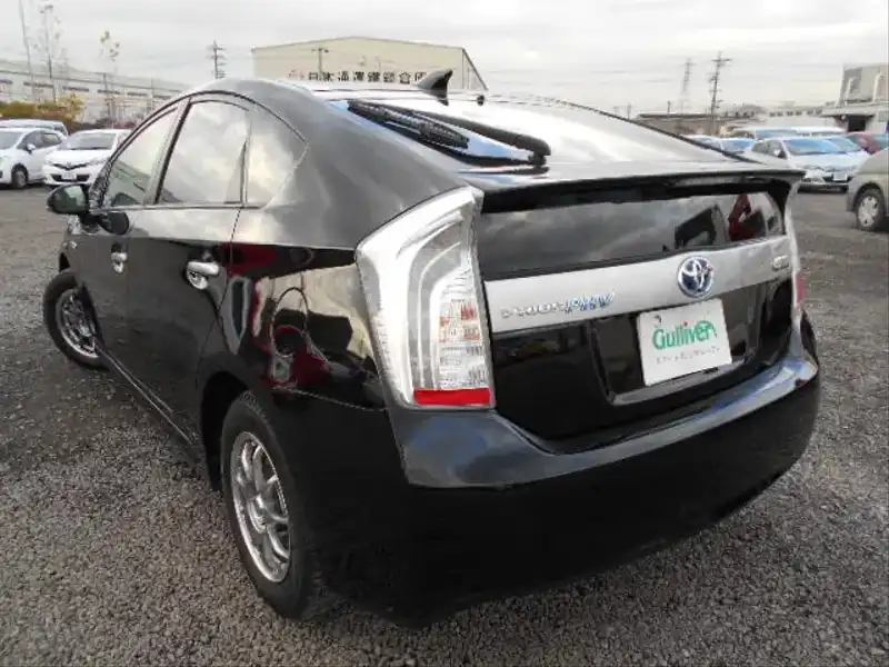 カタログ画像：プリウスＰＨＶ（PRIUS PHV） Ｇ 2012年11月 DLA-ZVW35 1800cc アティチュードブラックマイカ 燃費31.6km / l バック