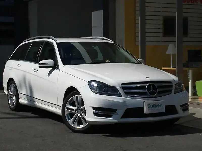 カタログ画像：Ｃクラスステーションワゴン（C-CLASS STATIONWAGON） Ｃ１８０ ステーションワゴン アバンギャルド 2014年4月 DBA-204249 1800cc ダイヤモンドホワイト（Ｍ） 燃費13.2km / l メイン（その他）