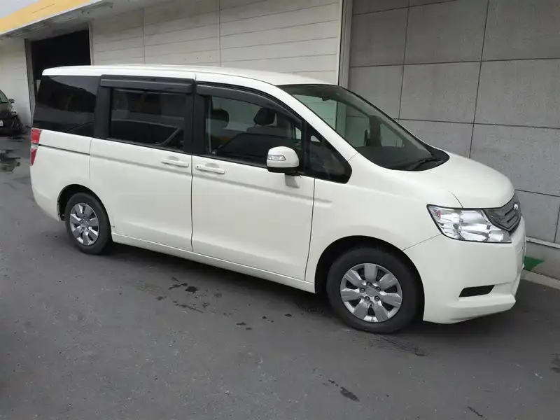 10058182 | カタログ画像：ステップワゴン（STEPWAGON） Ｇ 2009年10月 DBA-RK2 2000cc プレミアムホワイト・パール 外装