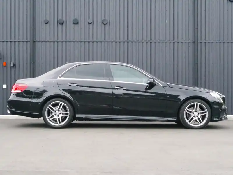 カタログ画像：Ｅクラス（E-CLASS） Ｅ２５０ アバンギャルド 2013年5月 RBA-212036C 2000cc オブシディアンブラック（Ｍ） 燃費15.5km / l 外装