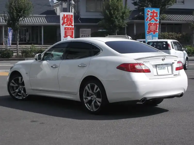 カタログ画像：フーガ（FUGA） ３７０ＧＴ タイプＳ 2010年10月 DBA-KY51 3700cc クリスタルホワイトパール（３Ｐ） 燃費9.5km / l  バック