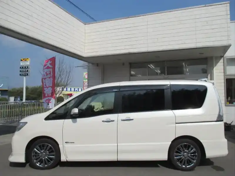 カタログ画像：セレナ（SERENA） ライダー パフォーマンス スペック ブラックライン Ｓ－ハイブリッド 2012年8月 DAA-HC26 2000cc ブリリアントホワイトパール（３Ｐ） 燃費15.2km / l 外装