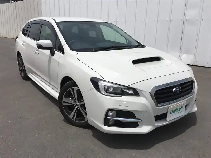 カタログ画像：レヴォーグ（LEVORG） １．６ＧＴアイサイト スマートエディション 2018年6月 DBA-VM4 1600cc クリスタルホワイト・パール 燃費16.0km / l メイン