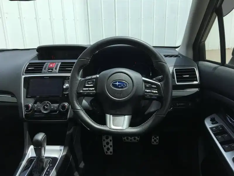 カタログ画像：レヴォーグ（LEVORG） １．６ＧＴアイサイト スマートエディション 2018年6月 DBA-VM4 1600cc クリスタルホワイト・パール 燃費16.0km / l 内装