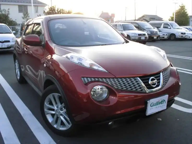 カタログ画像：ジューク（JUKE） １５ＲＸ アーバンセレクション 2012年6月 DBA-YF15 1500cc ラディアントレッド（ＰＭ） 燃費17.2km / l メイン（その他）