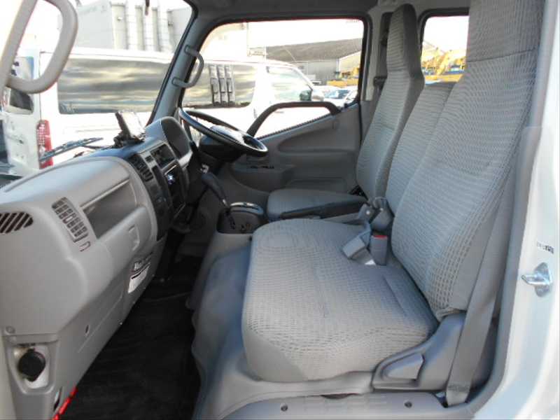 カタログ画像：トヨエース（TOYOACE） ベースグレード 2015年5月 ABF-TRY220 2000cc ホワイト 燃費10.0km / l 内装