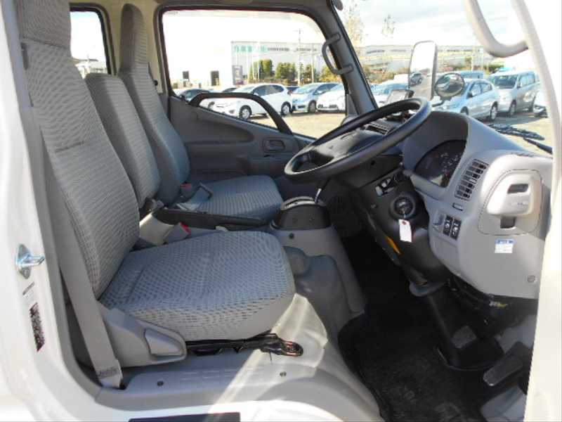 カタログ画像：トヨエース（TOYOACE） ベースグレード 2015年5月 ABF-TRY220 2000cc ホワイト 燃費10.0km / l 内装