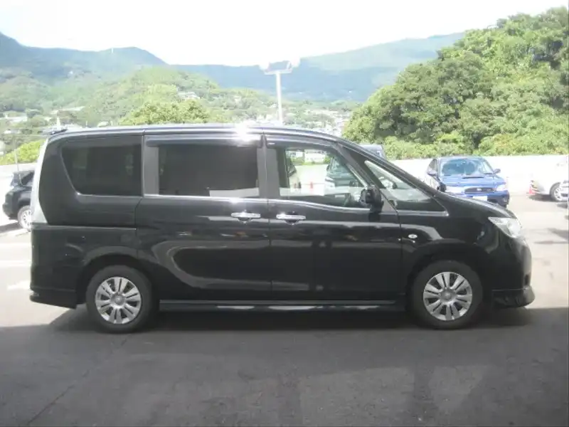 カタログ画像：ランディ（LANDY） ２．０Ｓセットオプション装着車 2012年8月 DAA-SHC26 2000cc スーパーブラック 燃費15.2km / l 外装