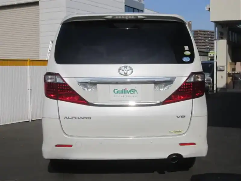 カタログ画像：アルファード（ALPHARD） ３５０Ｓ プライムセレクションⅡ タイプゴールド 2010年9月 DBA-GGH20W 3500cc ホワイトパールクリスタルシャイン 燃費9.5km / l  バック