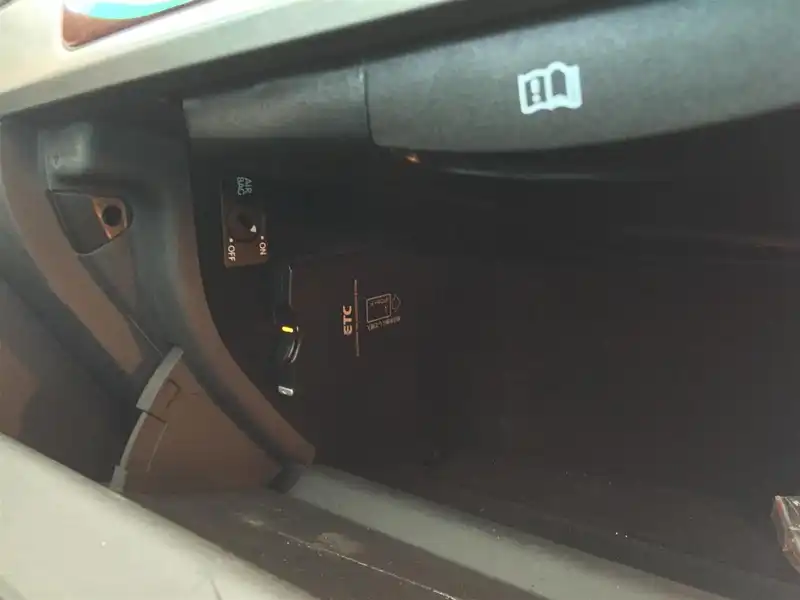 10052224 | カタログ画像：トゥアレグ（TOUAREG） Ｖ６ ＣＤＣエアサスペンション装着車 2008年10月 ABA-7LBHKA 3600cc リフレックスシルバーメタリックorシルバーリーフメタリック 内装