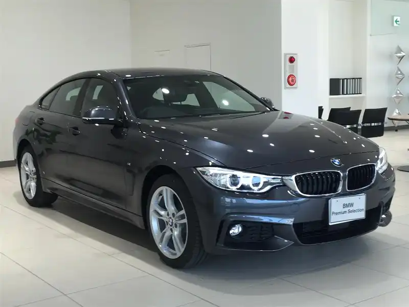 カタログ画像：４シリーズ（4 SERIES） ４２０ｉグランクーペ Ｍスポーツ 2016年4月 DBA-4D20 2000cc ミネラル・グレー（メタリック・カラー） 燃費16.0km / l メイン