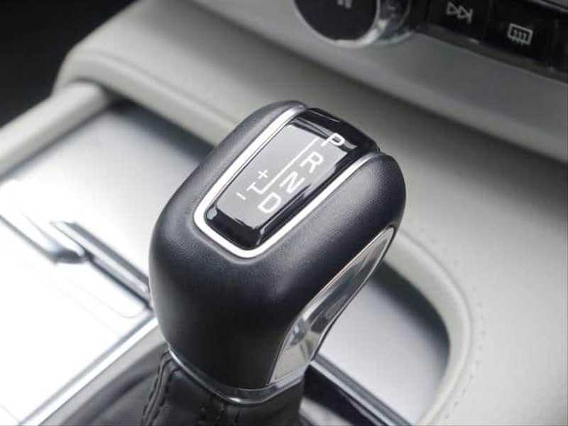 カタログ画像：ＸＣ９０（XC90） Ｔ８ ツインエンジン ＡＷＤ エクセレンス 2018年8月 DLA-LB420XCPA 2000cc ブライトシルバーメタリックorエレクトリックシルバーメタリック 燃費13.7km / l 内装