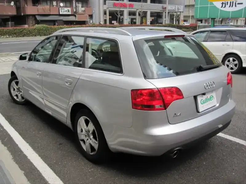 カタログ画像：Ａ４アバント（A4 AVANT） ２．０ 2005年9月 GH-8EALT 2000cc シルバーレイクメタリックorアコーヤシルバーメタリック 燃費10.8km / l  バック