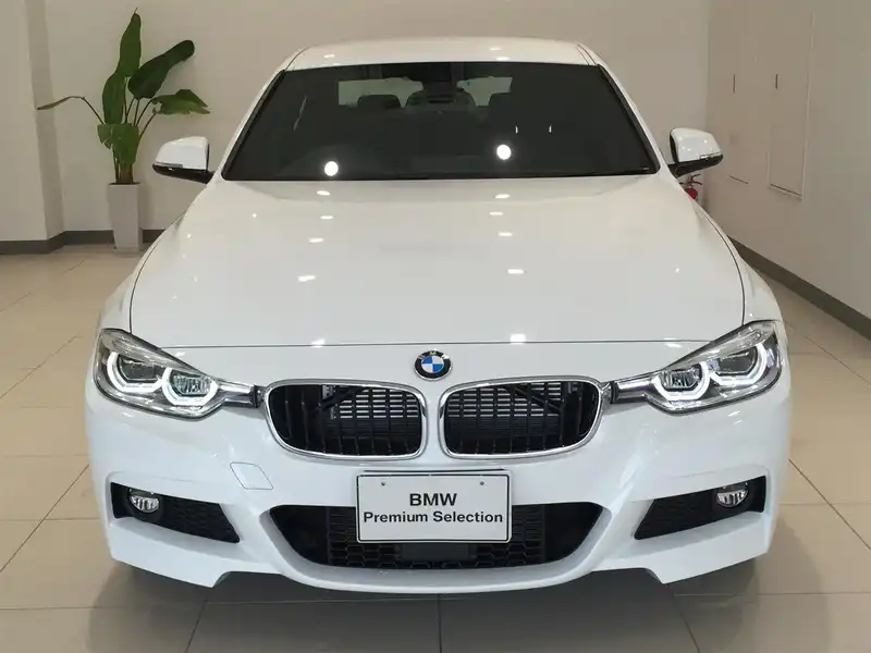 カタログ画像：３シリーズ（3 SERIES） ３３０ｅ Ｍスポーツアイパフォーマンス 2017年8月 DLA-8E20 2000cc アルピン・ホワイトⅢ 燃費17.7km / l フロント