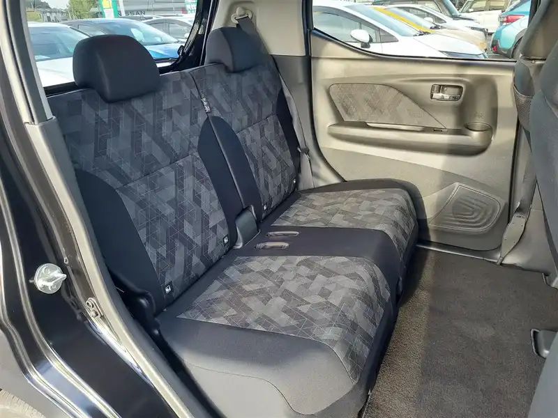 カタログ画像：ｅＫクロス ＥＶ（EK X EV） Ｐ 2022年6月 ZAA-B5AW オークブラウンメタリック/ナチュラルアイボリーメタリック バック