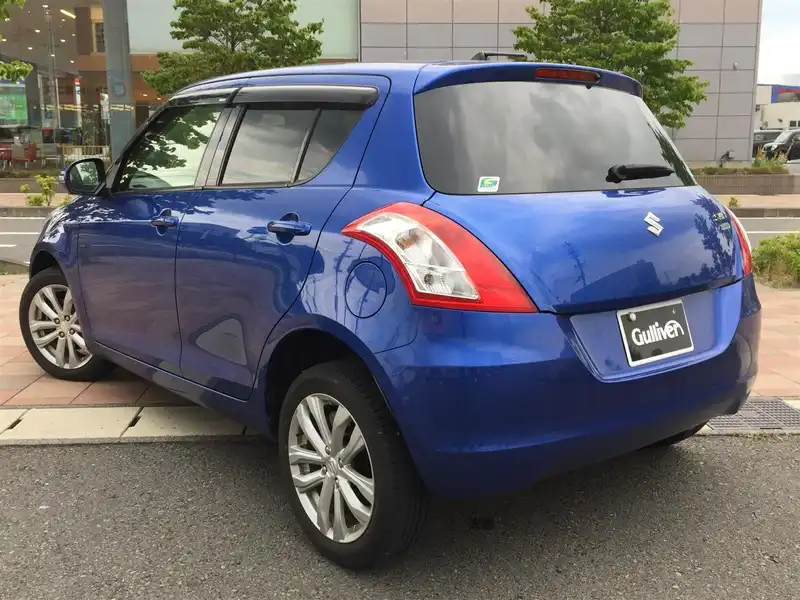 カタログ画像：スイフト（SWIFT） ＸＳ－ＤＪＥ 2014年4月 DBA-ZC72S 1200cc ブーストブルーパールメタリック 燃費26.4km / l バック