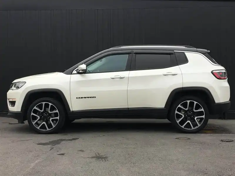 カタログ画像：ジープ・コンパス（JEEP COMPASS） ローンチエディション 2017年12月 ABA-M624 2400cc ヴォーカルホワイトパールコート 燃費9.6km / l 外装