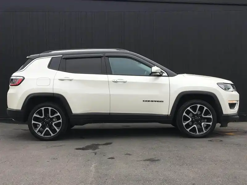 カタログ画像：ジープ・コンパス（JEEP COMPASS） ローンチエディション 2017年12月 ABA-M624 2400cc ヴォーカルホワイトパールコート 燃費9.6km / l 外装