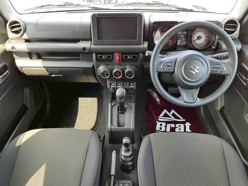 カタログ画像：ジムニーノマド（JIMNY NOMADE） ＦＣ 2025年4月 3BA-JC74W 1500cc ブルーイッシュブラックパール4 燃費13.6km / l フロント