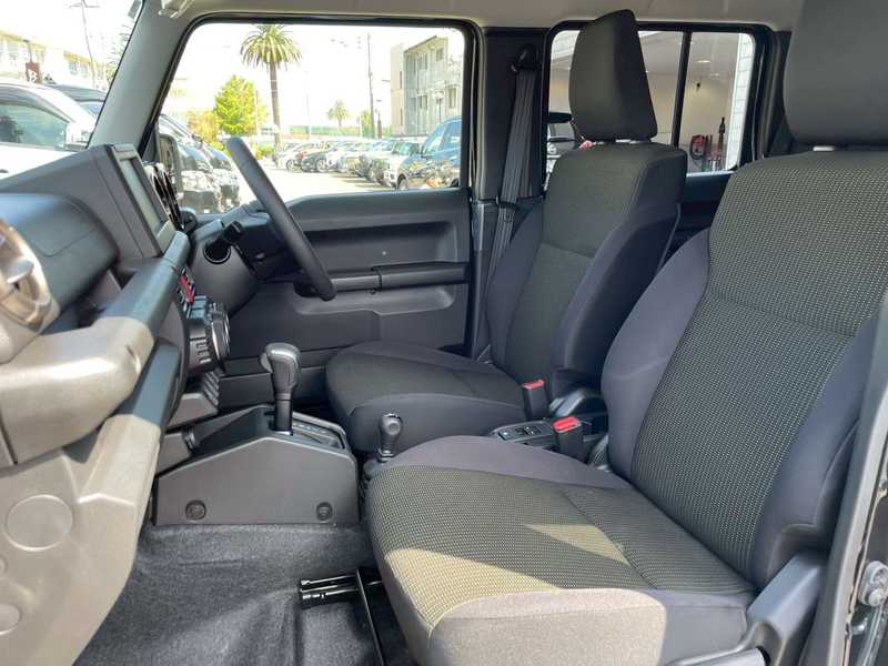 カタログ画像：ジムニーノマド（JIMNY NOMADE） ＦＣ 2025年4月 3BA-JC74W 1500cc ブルーイッシュブラックパール4 燃費13.6km / l フロント