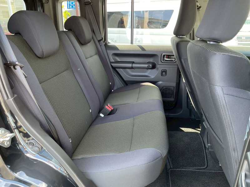 カタログ画像：ジムニーノマド（JIMNY NOMADE） ＦＣ 2025年4月 3BA-JC74W 1500cc ブルーイッシュブラックパール4 燃費13.6km / l バック