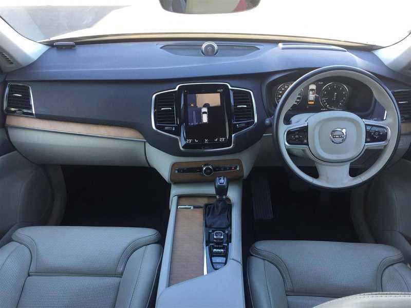 カタログ画像：ＸＣ９０（XC90） Ｔ８ ツインエンジン ＡＷＤ エクセレンス 2018年8月 DLA-LB420XCPA 2000cc ルミナスサンドメタリック 燃費13.7km / l フロント