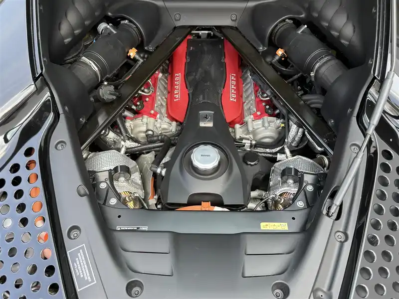 カタログ画像：ＳＦ９０ストラダーレ（SF90 STRADALE） ベースグレード 2019年10月 7LA-173H 4000cc 内装