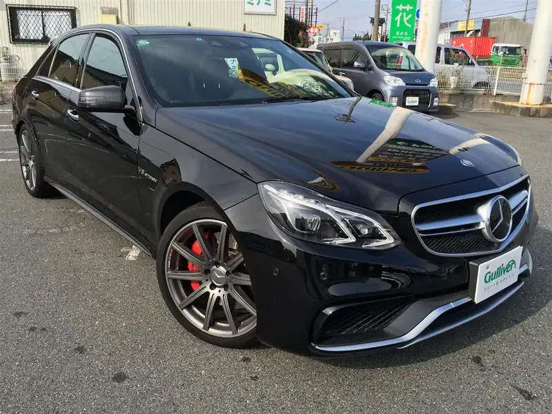 カタログ画像：Ｅクラス（E-CLASS） Ｅ６３ ＡＭＧ Ｓ ４マチック 2015年4月 CBA-212076 5500cc ブラック（Ｓ）orオブシディアンブラック（Ｍ） 燃費8.5km / l メイン