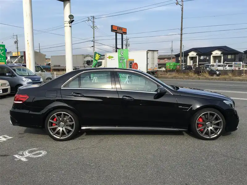 カタログ画像：Ｅクラス（E-CLASS） Ｅ６３ ＡＭＧ Ｓ ４マチック 2014年10月 CBA-212076 5500cc ブラック（Ｓ）orオブシディアンブラック（Ｍ） 燃費8.5km / l 外装