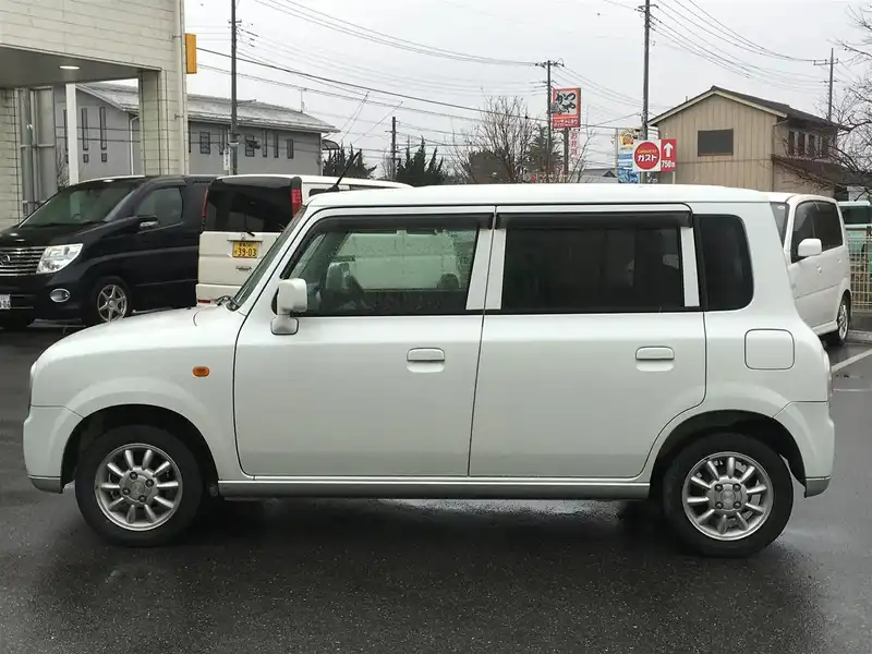 カタログ画像：アルトラパン（ALTO LAPIN） Ｌ 2006年4月 ABA-HE21S 660cc パールホワイト 燃費17.4km / l  外装