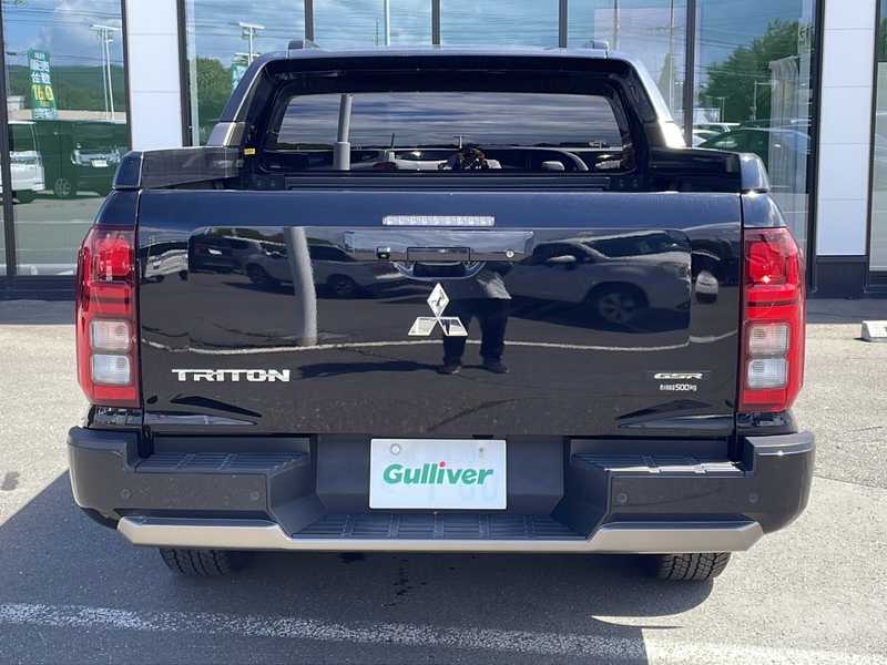 カタログ画像：トライトン（TRITON） ＧＬＳ 2024年2月 3DF-LC2T 2400cc ジェットブラックマイカ 燃費11.3km / l バック
