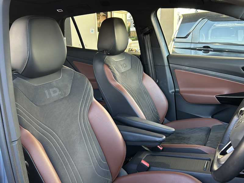 カタログ画像：ＩＤ．４（ID.4） ライト ローンチエディション 2022年11月 ZAA-E2EBJ フロント