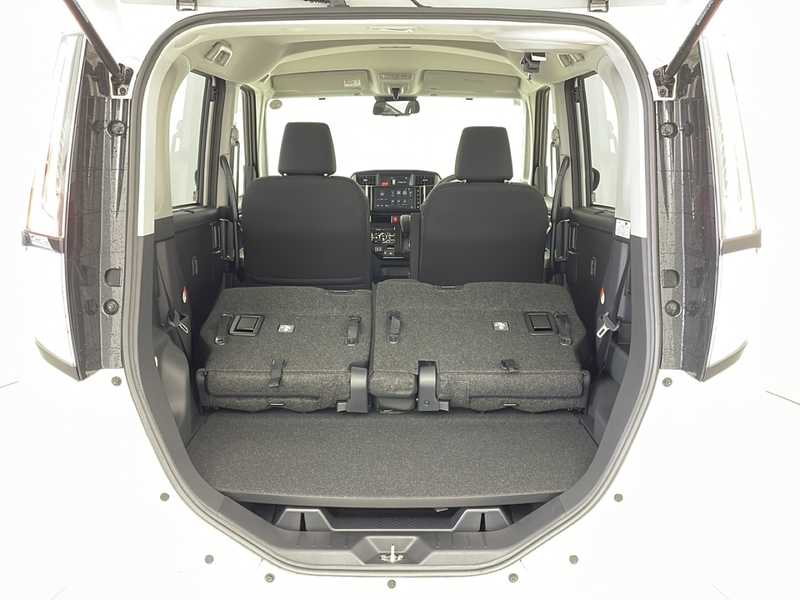 カタログ画像：ルーミー（ROOMY） カスタムＧ 2024年12月 5BA-M910A 1000cc パールホワイトⅢorブラックマイカメタリック×パールホワイトⅢ 燃費16.8km / l 内装