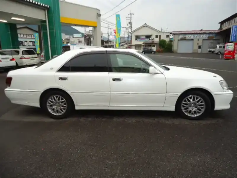 カタログ画像：クラウン（CROWN） アスリートＧ 2001年8月 TA-JZS175 3000cc ホワイトパールクリスタルシャイン 燃費11.4km / l  外装