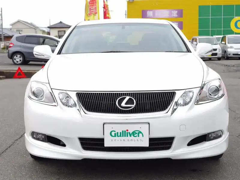 カタログ画像：ＧＳ（GS） ＧＳ３５０ メテオブラックインテリア 2009年3月 DBA-GRS196 3500cc ホワイトパールクリスタルシャインorフロスティパールマイカ 燃費9.6km / l  フロント