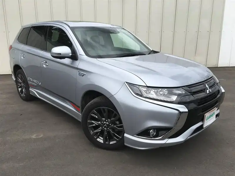 カタログ画像：アウトランダーＰＨＥＶ（OUTLANDER PHEV） Ｓエディション 2017年2月 DLA-GG2W 2000cc クールシルバーメタリック メイン（その他）