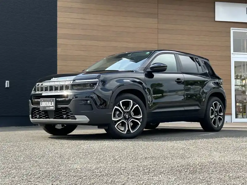 カタログ画像：ジープ・アベンジャー（JEEP AVENGER） ローンチエディション 2024年9月 ZAA-FH1JE 外装