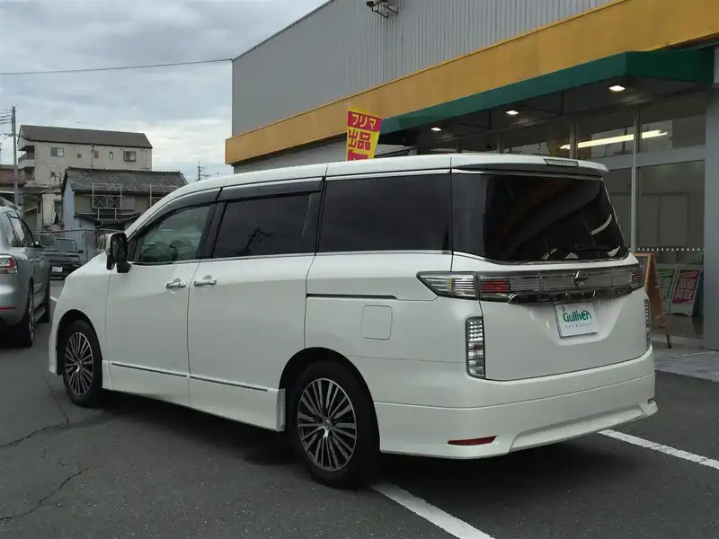 10096763 | カタログ画像：エルグランド（ELGRAND） ２５０ハイウェイスターＳ アーバンクロム 2015年4月 DBA-TE52 2500cc ブリリアントホワイトパール（３Ｐ） バック