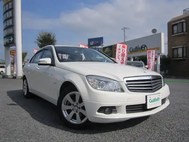 カタログ画像：Ｃクラス（C-CLASS） Ｃ２００ ＣＧＩブルーエフィシェンシー エレガンス 2010年8月 DBA-204048 1800cc カルサイトホワイト（Ｓ） 燃費11.6km / l  メイン（その他）