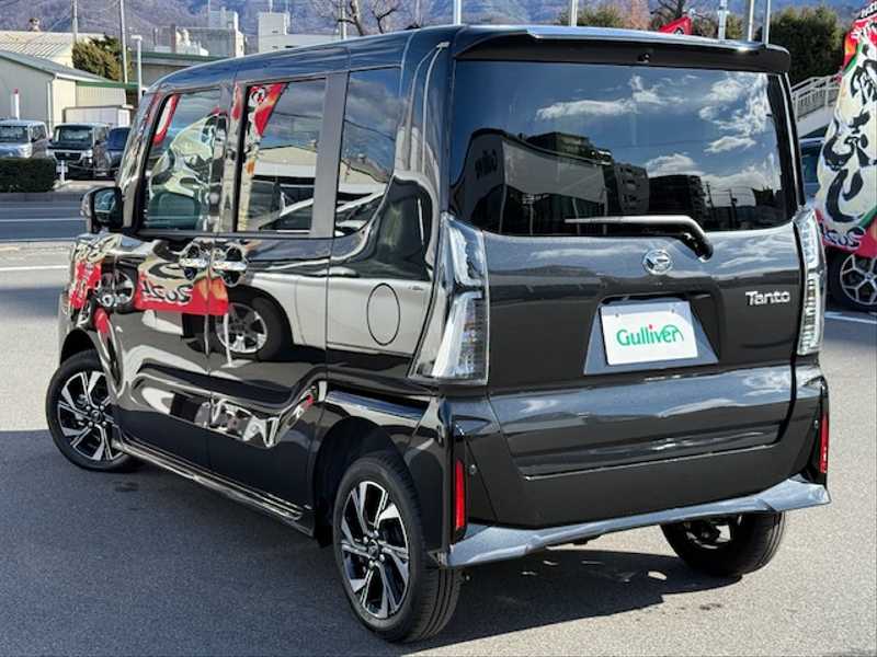 カタログ画像：タント（TANTO） カスタムＸ ｅｃｏ ＩＤＬＥ非装着車 2024年10月 5BA-LA660S 660cc ブラックマイカメタリック 燃費19.6km / l バック