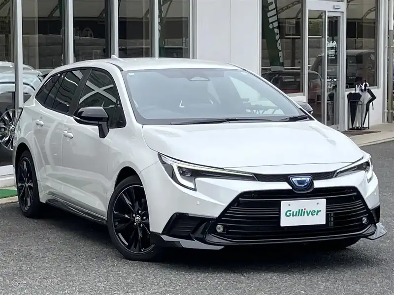 カタログ画像：カローラツーリング（COROLLA TOURING） アクティブスポーツ 2024年4月 6AA-ZWE215W 1800cc プラチナホワイトパールマイカ 燃費24.9km / l メイン
