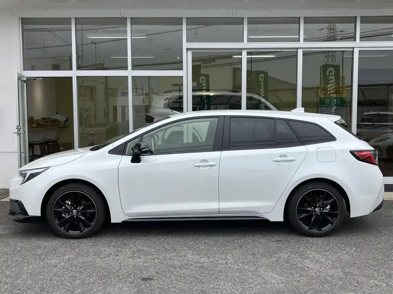 カタログ画像：カローラツーリング（COROLLA TOURING） アクティブスポーツ 2024年4月 6AA-ZWE215W 1800cc プラチナホワイトパールマイカ 燃費24.9km / l 外装