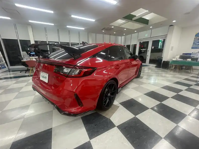カタログ画像：シビック（CIVIC） タイプＲ レーシングブラックパッケージ 2025年9月 6BA-FL5 2000cc フレームレッド 燃費12.5km / l 外装