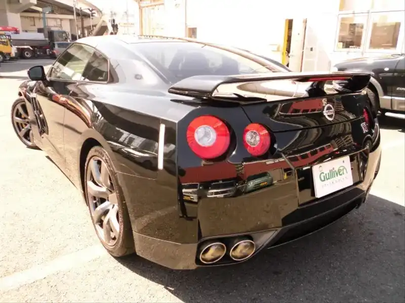 カタログ画像：ＧＴ－Ｒ（GT-R） ＧＴ－Ｒ ブラックエディション 2009年12月 CBA-R35 3800cc スーパーブラック 燃費8.4km / l バック