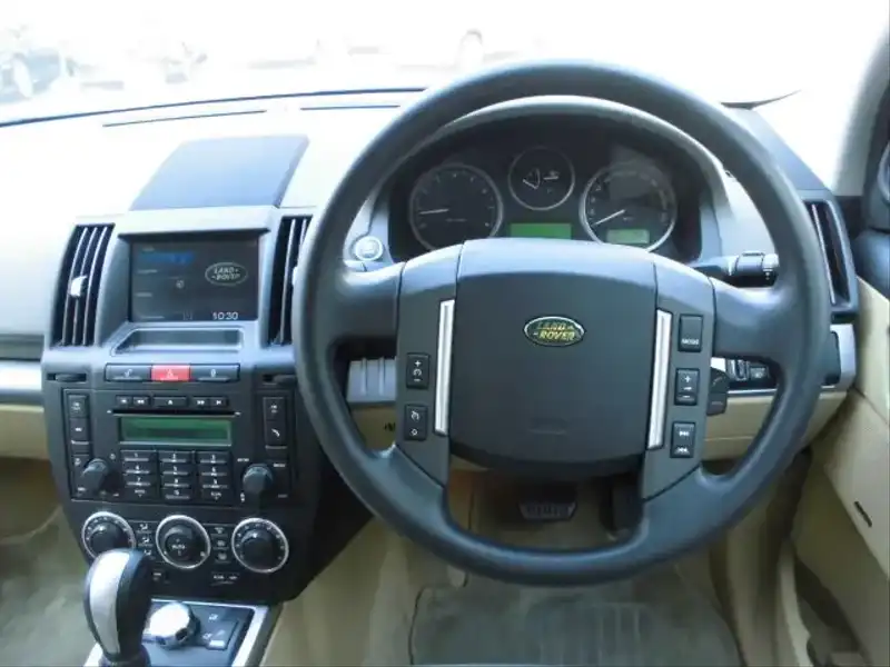 カタログ画像：フリーランダー２（FREELANDER 2） ＳＥ 2008年1月 CBA-LF32 3200cc ウィスラー・ホワイト（ソリッド） 燃費8.1km / l  内装