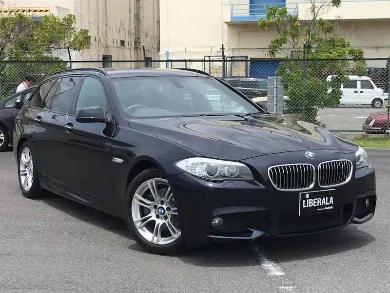 カタログ画像：５シリーズ（5 SERIES） ５２３ｉツーリング Ｍスポーツパッケージ 2010年9月 DBA-MT25 2500cc 燃費10.2km / l メイン（その他）