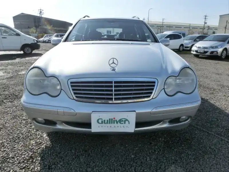 カタログ画像：Ｃクラスステーションワゴン（C-CLASS STATIONWAGON） Ｃ２４０ ４マチック ステーションワゴン 2004年4月 GH-203281 2600cc ブリリアントシルバー（Ｍ） フロント