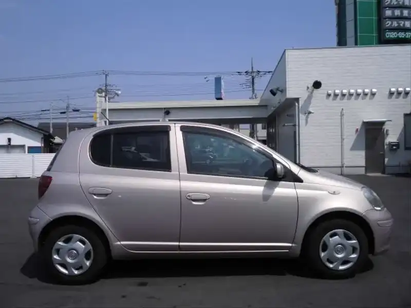 カタログ画像：ヴィッツ（VITZ） Ｆ Ｌパッケージ ナビスペシャル 2002年12月 UA-NCP15 1300cc ペールローズメタリックオパール 燃費16.6km / l  外装