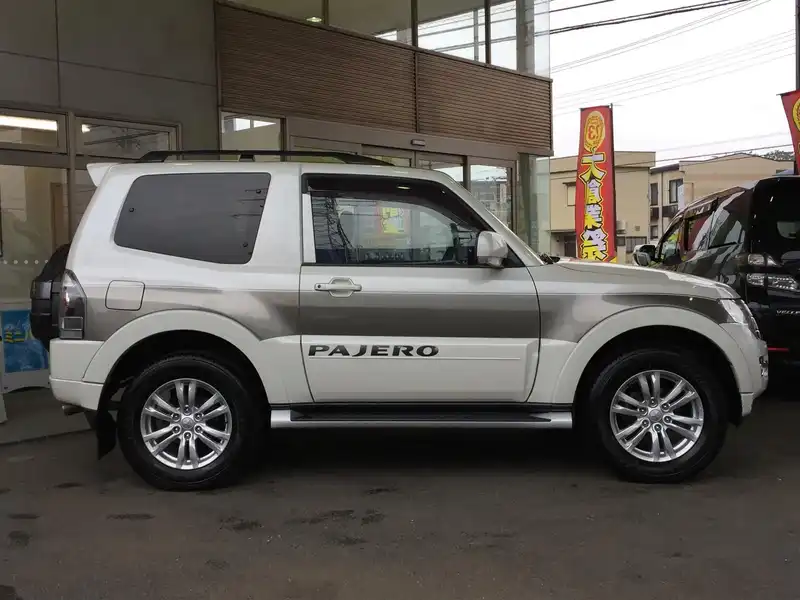 カタログ画像：パジェロ（PAJERO） ショート ＶＲ－Ⅰ 2016年10月 DBA-V83W 3000cc ウォームホワイトパール 燃費8.4km / l 外装